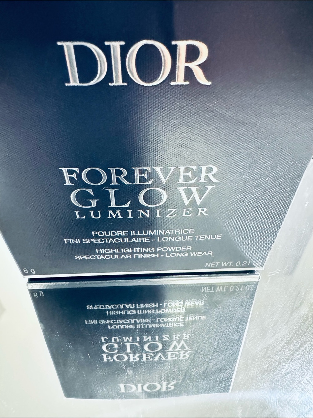 Dior white daisy Floral Compact Illuminizer with Red Ladybug Accent. Last one - Picture 9 of 9